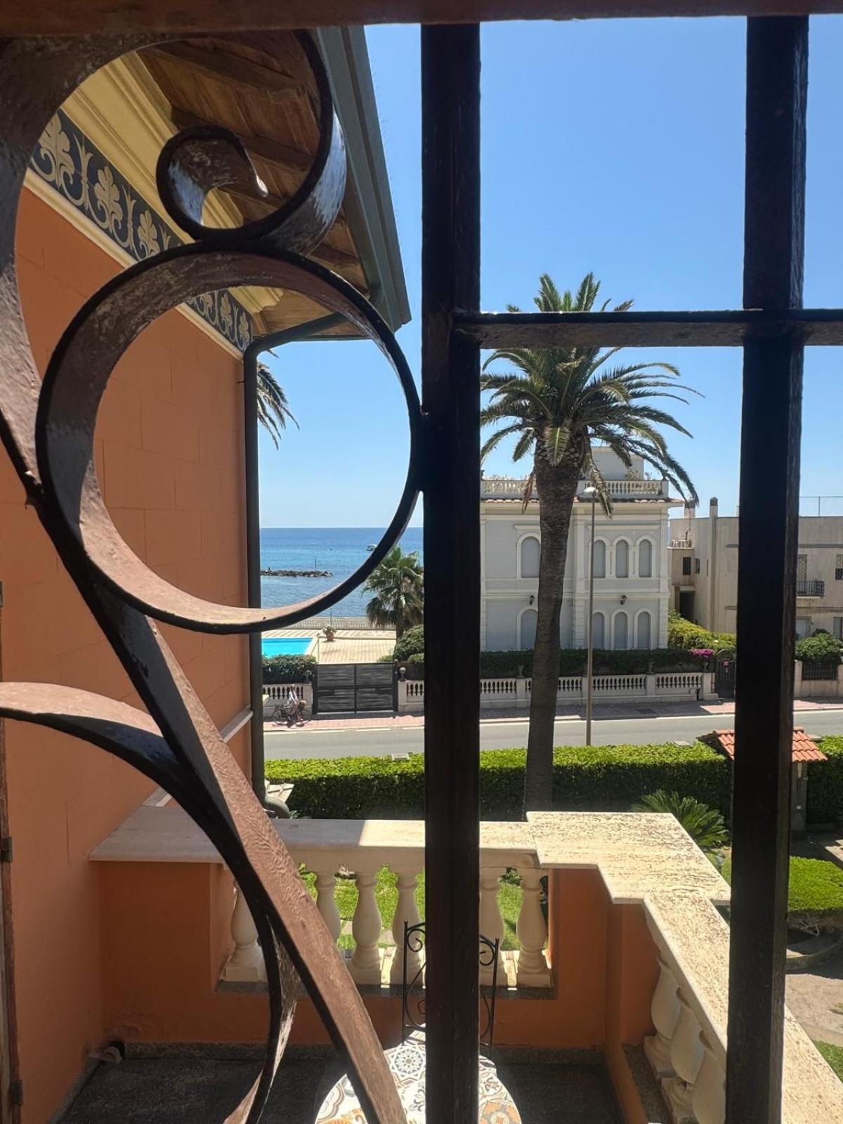 Palazzo Moresco Santa Marinella Exterior foto